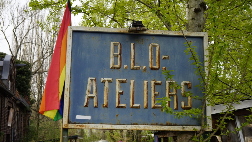 Foto des Eingangs zu den B-.L.O. Ateliers im Frühjahr 2024 (Fotp von cornelia es said)